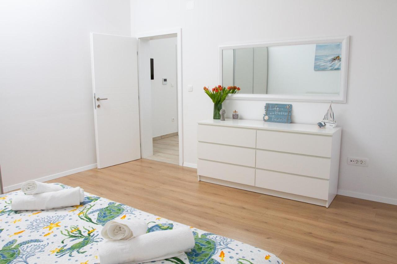 Unforgettable Sea View Apartments Bakota Podstrana Bagian luar foto